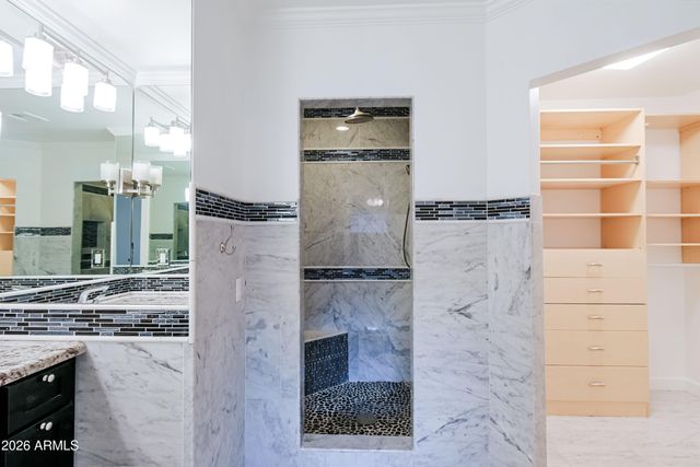 5328 E PINCHOT Avenue, Phoenix, AZ 85018