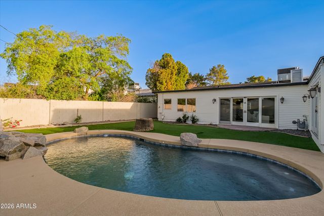 5328 E PINCHOT Avenue, Phoenix, AZ 85018