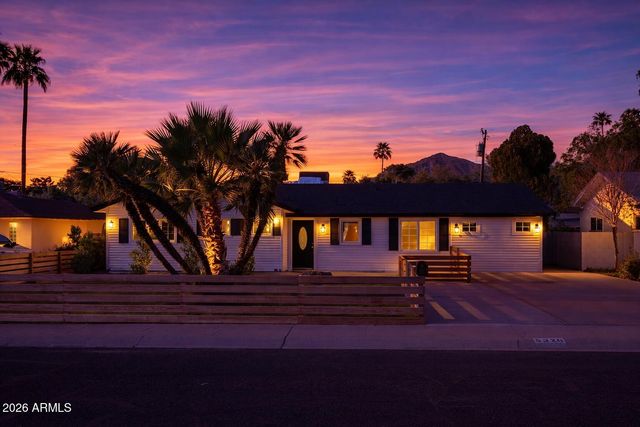 5328 E PINCHOT Avenue, Phoenix, AZ 85018