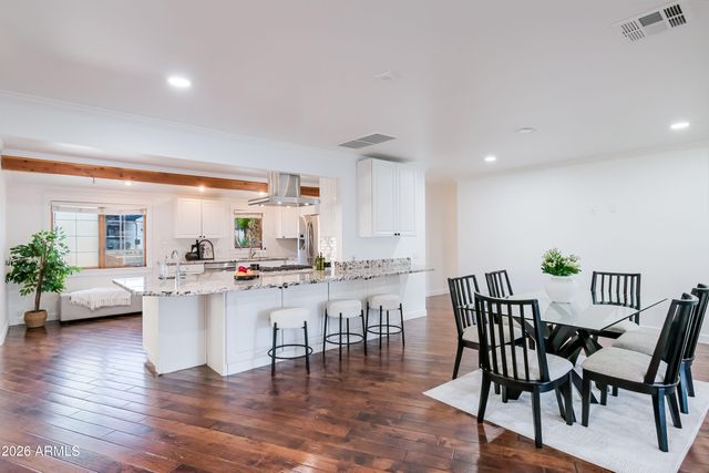 5328 E PINCHOT Avenue, Phoenix, AZ 85018