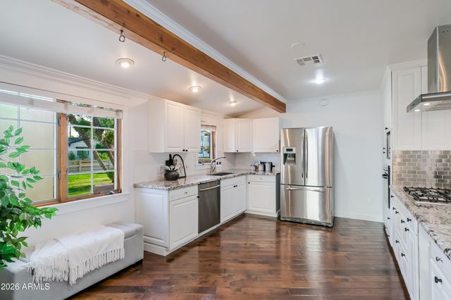 5328 E PINCHOT Avenue, Phoenix, AZ 85018