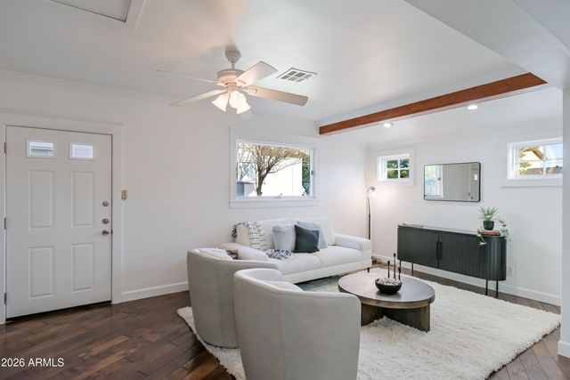 5328 E PINCHOT Avenue, Phoenix, AZ 85018