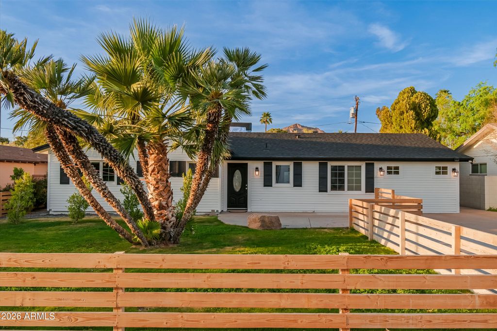 5328 E PINCHOT Avenue, Phoenix, AZ 85018