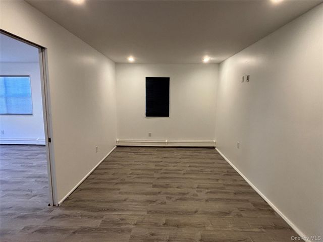 40 Canoe Place Road 4, Hampton Bays, NY 11946