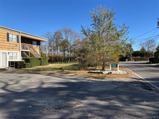 40 Canoe Place Road 4, Hampton Bays, NY 11946