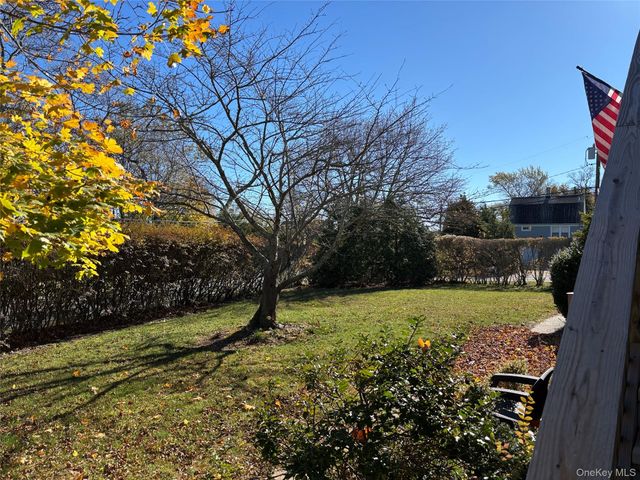 40 Canoe Place Road 4, Hampton Bays, NY 11946