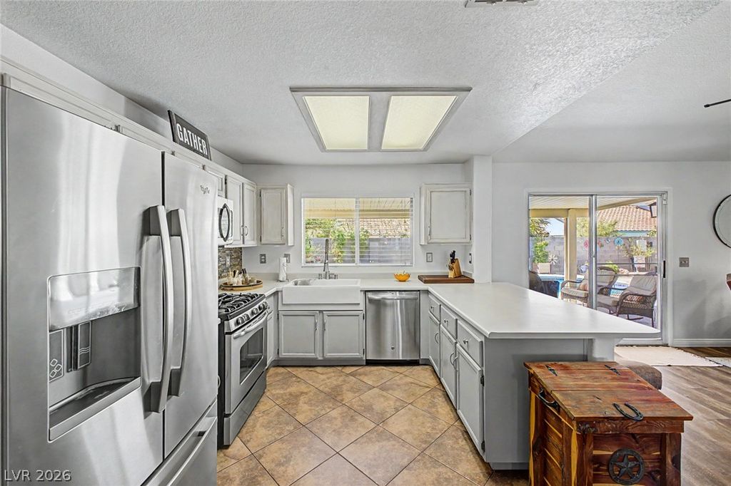 413 Don Pedro Circle, North Las Vegas, NV 89031 — photo 2