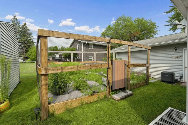1138 ANCHOR DRIVE, Green Bay, WI 54313