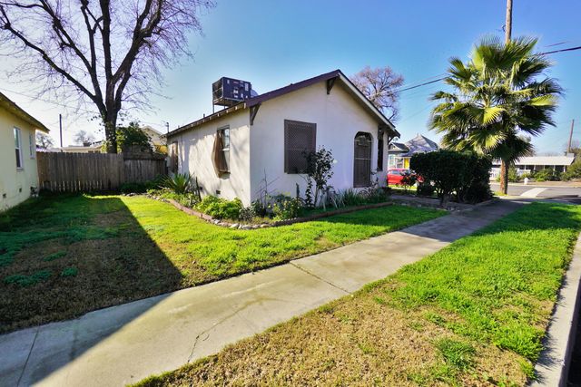 325 Neville Street, Hanford, CA 93230