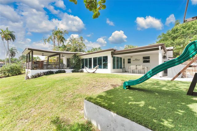 4440 SW 28th Ter, Dania Beach, FL 33312