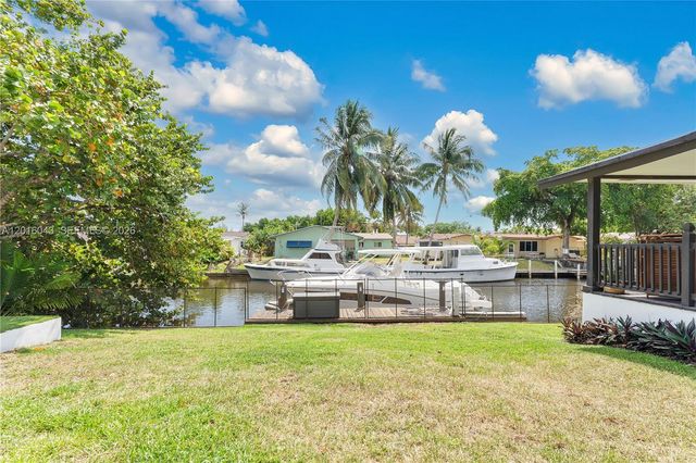 4440 SW 28th Ter, Dania Beach, FL 33312