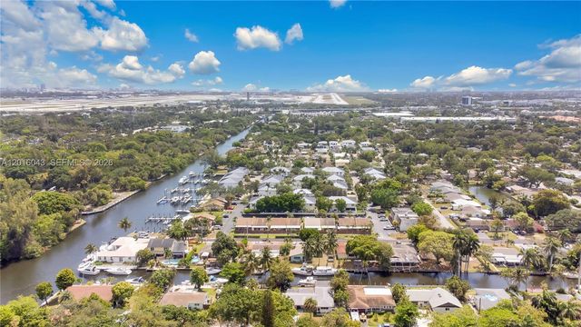 4440 SW 28th Ter, Dania Beach, FL 33312