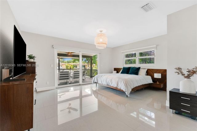 4440 SW 28th Ter, Dania Beach, FL 33312