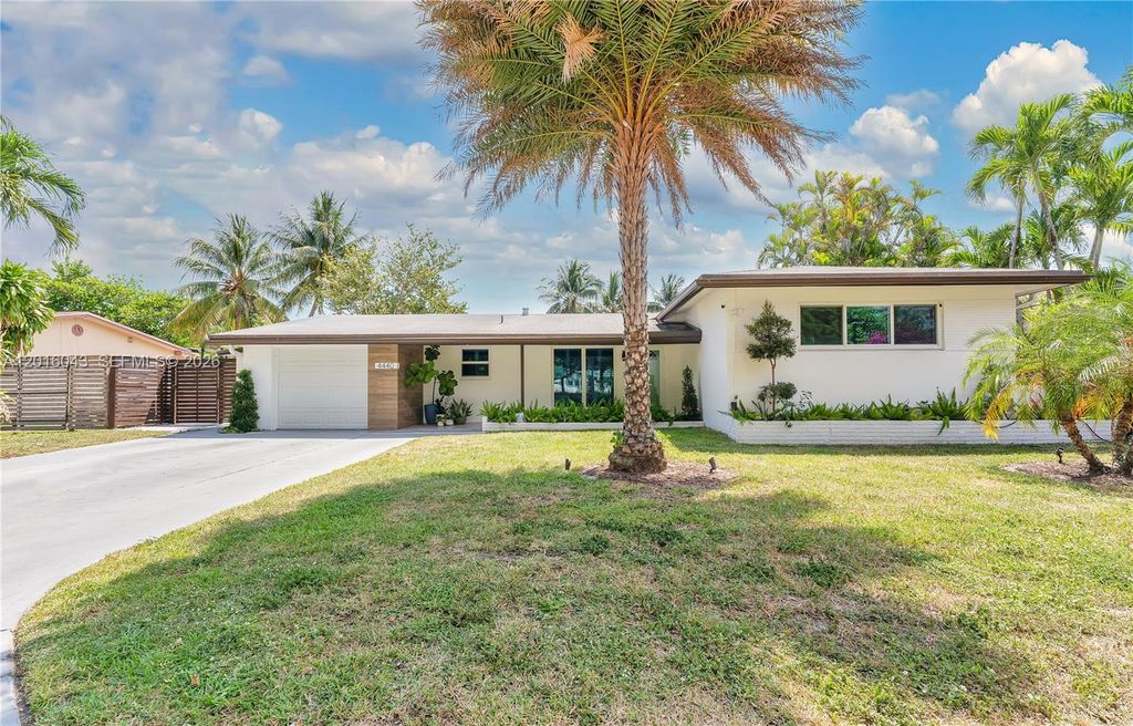 4440 SW 28th Ter, Dania Beach, FL 33312