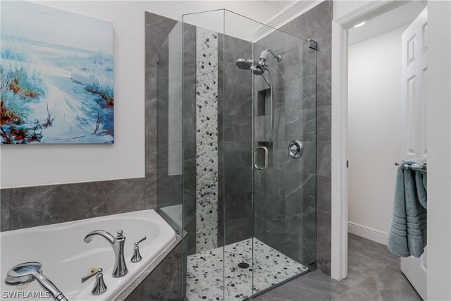 6495 Waverly Green WAY, Naples, FL 34110