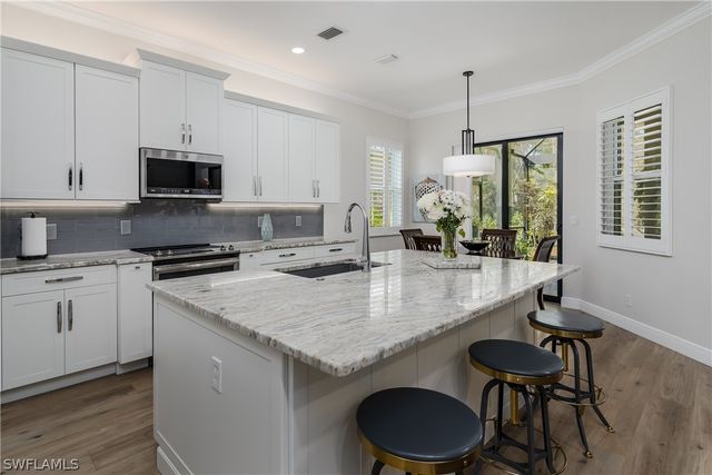 6495 Waverly Green WAY, Naples, FL 34110