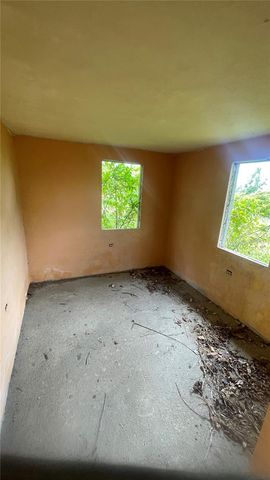 908 st BARRIO TEJAS, Yabucoa, PR 00767