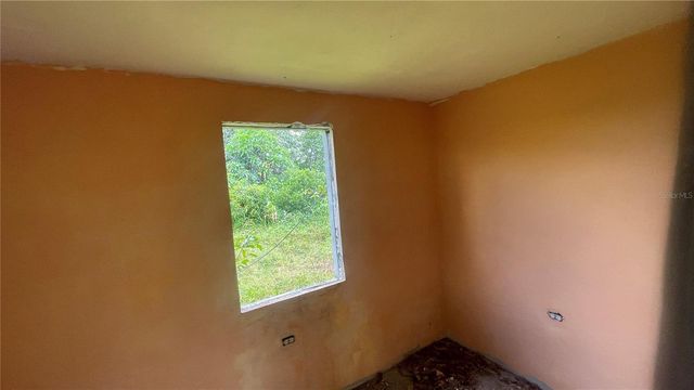 908 st BARRIO TEJAS, Yabucoa, PR 00767