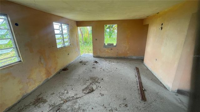 908 st BARRIO TEJAS, Yabucoa, PR 00767