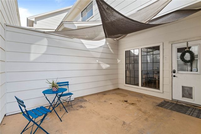 3025 Quail Springs Dr B-11, Corpus Christi, TX 78414