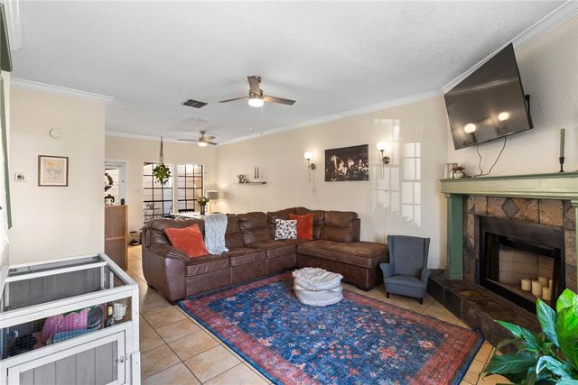 3025 Quail Springs Dr B-11, Corpus Christi, TX 78414