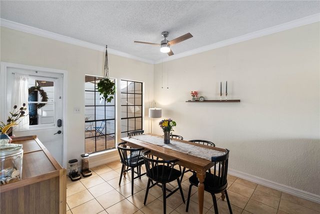 3025 Quail Springs Dr B-11, Corpus Christi, TX 78414