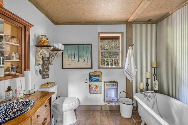 1155 Russell Creek Rd, Centerville, TN 37033