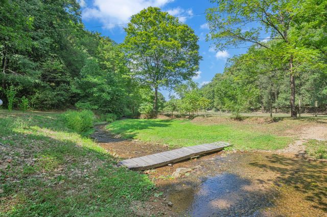 1155 Russell Creek Rd, Centerville, TN 37033