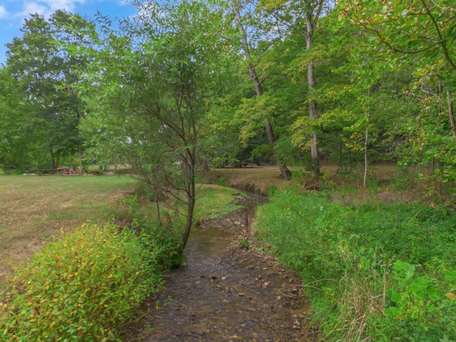 1155 Russell Creek Rd, Centerville, TN 37033