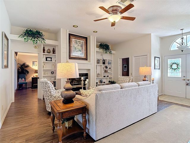 220 COLLEGE GROVE CIRCLE NE, Winter Haven, FL 33881