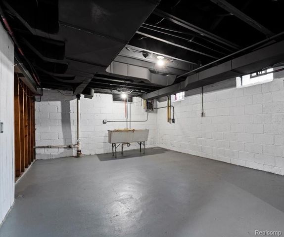 16171 Glastonbury Road, Detroit, MI 48219