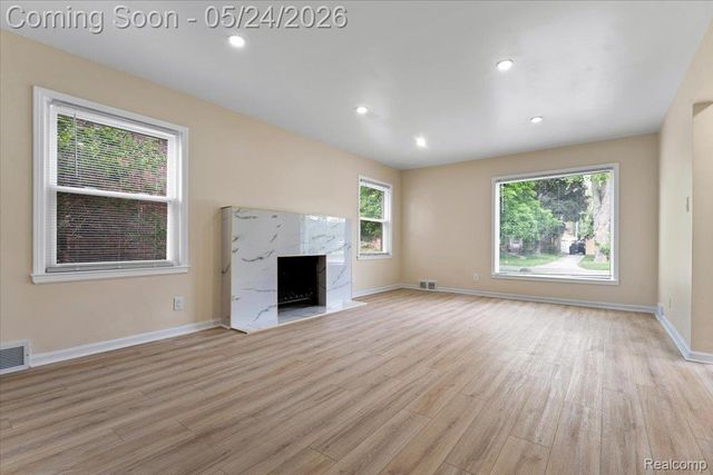 16171 Glastonbury Road, Detroit, MI 48219