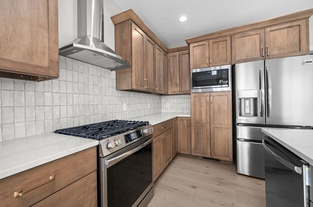 324 Linda Lane, Riverdale, IA 52722