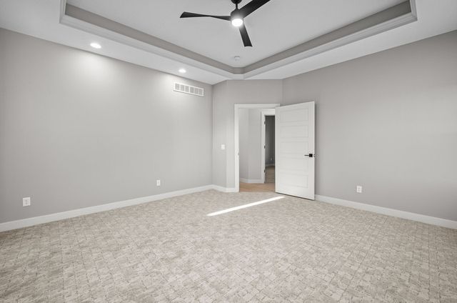 324 Linda Lane, Riverdale, IA 52722