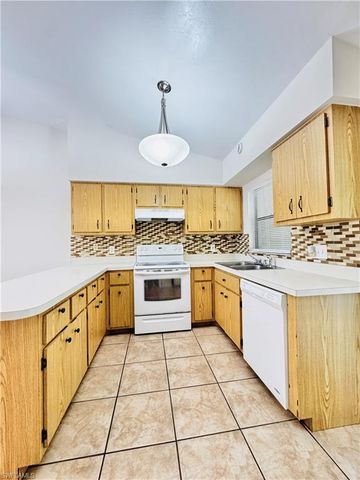 17405 E Carnegie CIR 405, Fort Myers, FL 33967