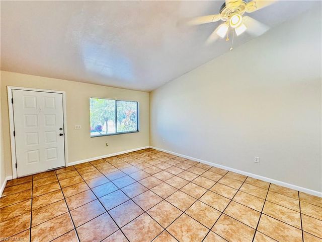 17405 E Carnegie CIR 405, Fort Myers, FL 33967