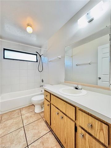 17405 E Carnegie CIR 405, Fort Myers, FL 33967