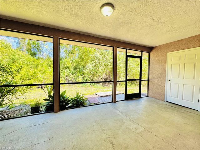 17405 E Carnegie CIR 405, Fort Myers, FL 33967