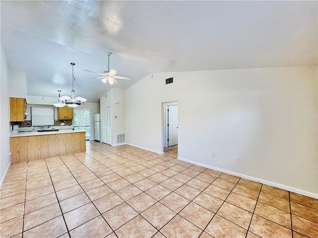 17405 E Carnegie CIR 405, Fort Myers, FL 33967