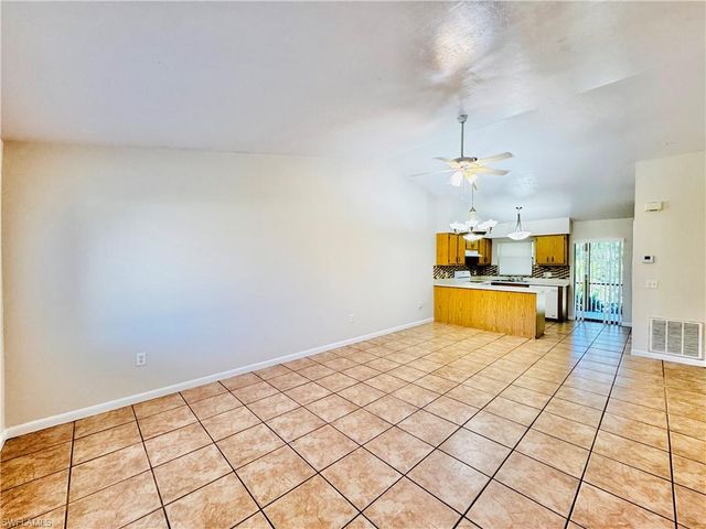 17405 E Carnegie CIR 405, Fort Myers, FL 33967