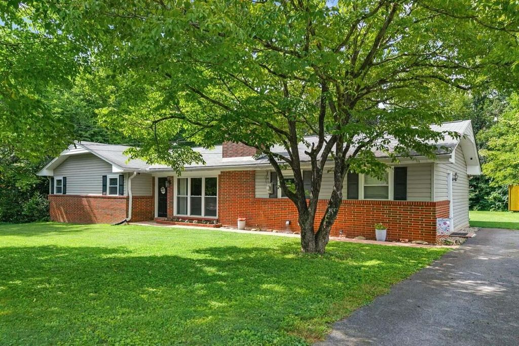 1234 Millard Street, Athens, TN 37303