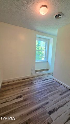 5558 Paramont Road, Wise, VA 24293