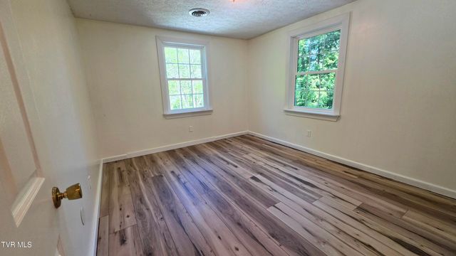 5558 Paramont Road, Wise, VA 24293