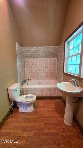 5558 Paramont Road, Wise, VA 24293