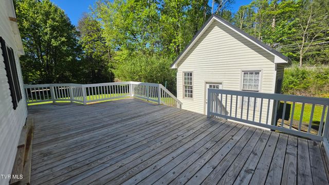 5558 Paramont Road, Wise, VA 24293