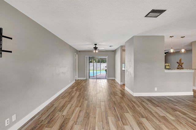 625 Sunshine Drive, Delray Beach, FL 33444