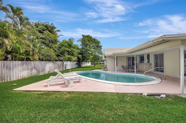 625 Sunshine Drive, Delray Beach, FL 33444