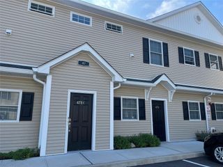 47 Park Avenue D, Amityville, NY 11701