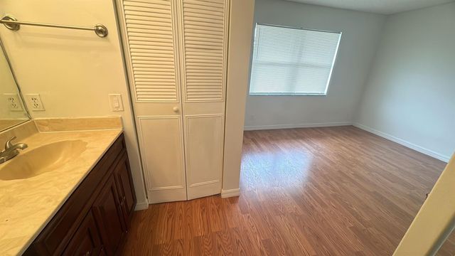 6437 Boca Cir, Boca Raton, FL 33433