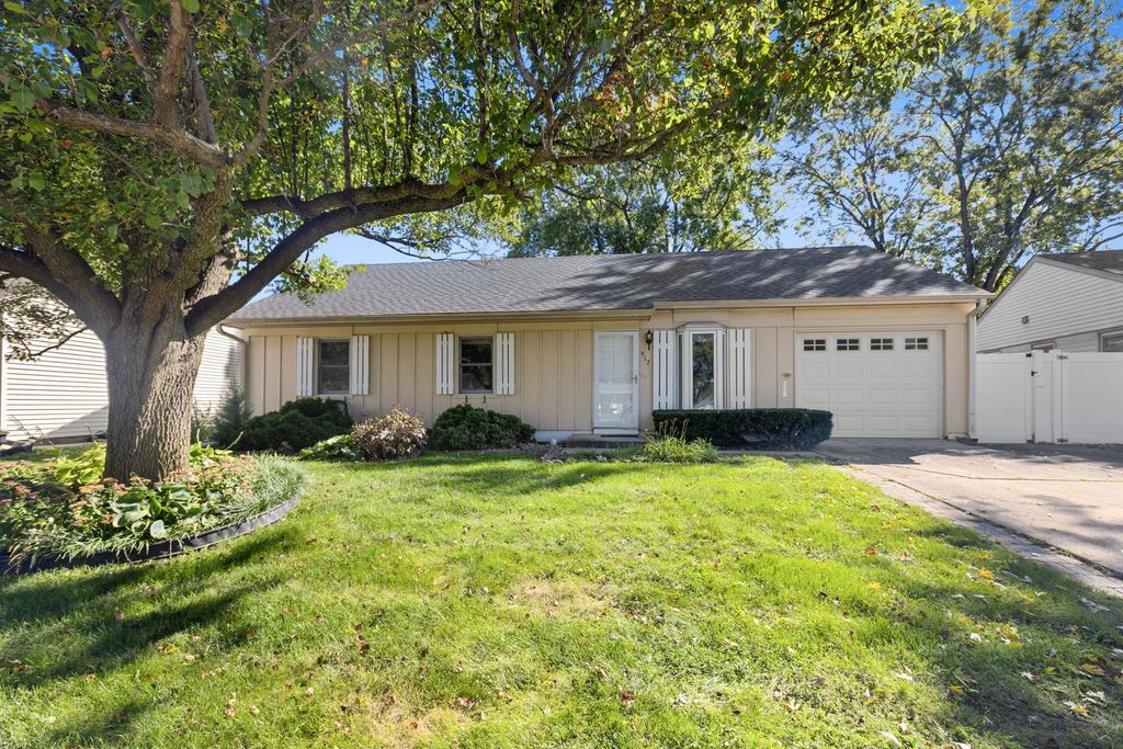 917 Sunnydale Boulevard, Streamwood, IL 60107 — exterior
